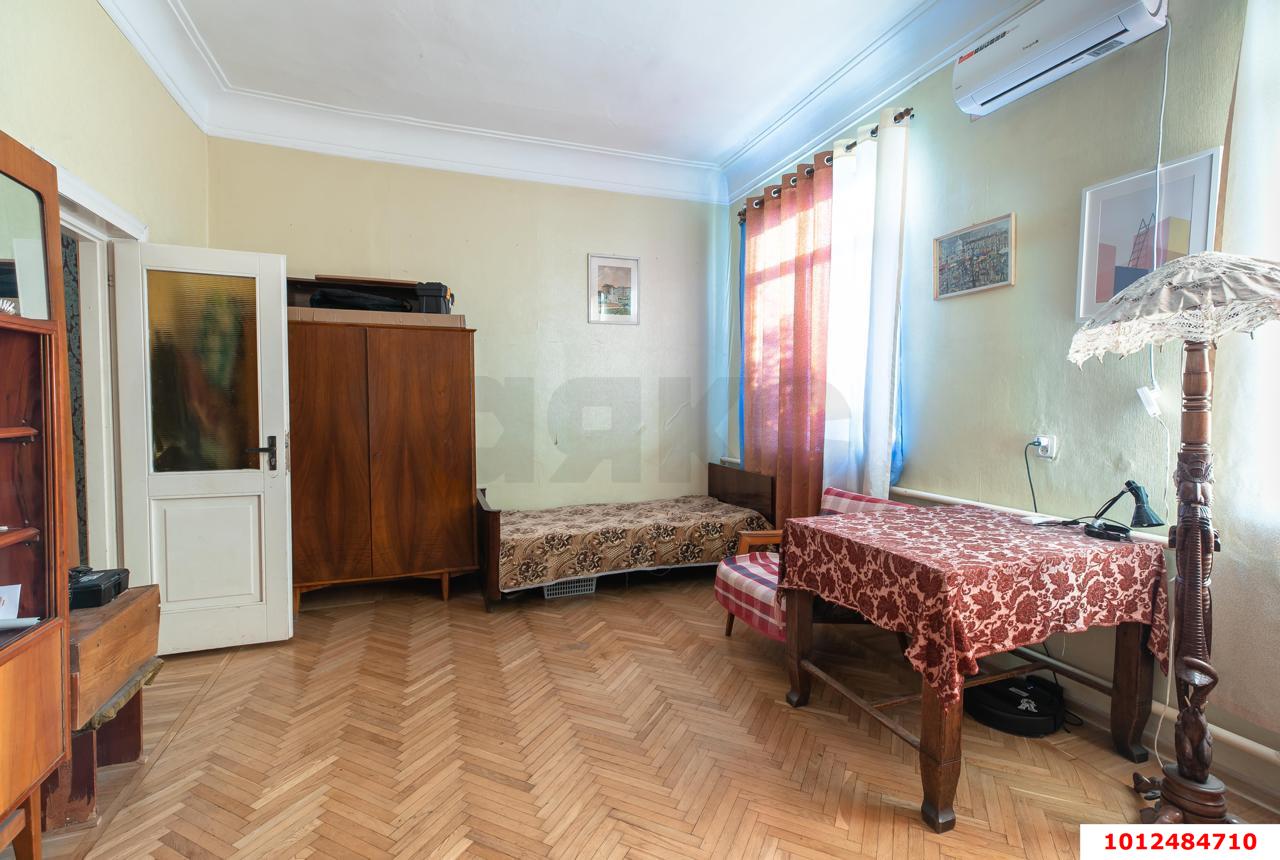 Фото №8: 3-комнатная квартира 155&nbsp;м², 2/3&nbsp;эт. - Краснодар, Центральный внутригородской округ, мкр. Центральный, ул. Красная, 84