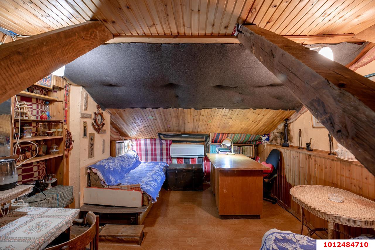 Фото №10: 3-комнатная квартира 155&nbsp;м², 2/3&nbsp;эт. - Краснодар, Центральный внутригородской округ, мкр. Центральный, ул. Красная, 84