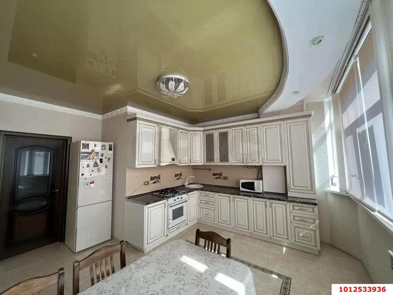 Фото №1: 2-комнатная квартира 70&nbsp;м², 3/5&nbsp;эт. - Яблоновский, ул. Космическая, 88к2