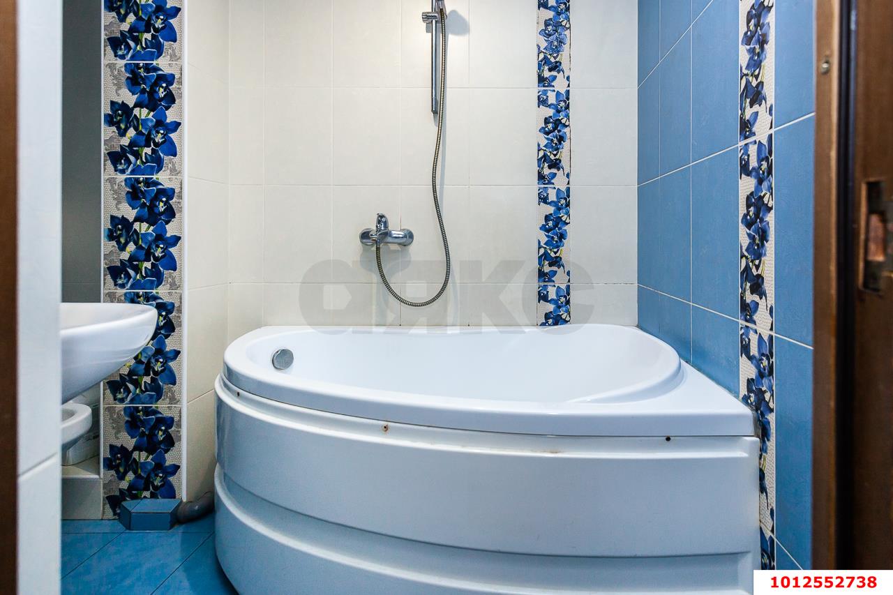 Фото №13: 3-комнатная квартира 70&nbsp;м², 4/9&nbsp;эт. - Краснодар, Прикубанский внутригородской округ, мкр. Табачная Фабрика, ул. имени Жлобы, 2