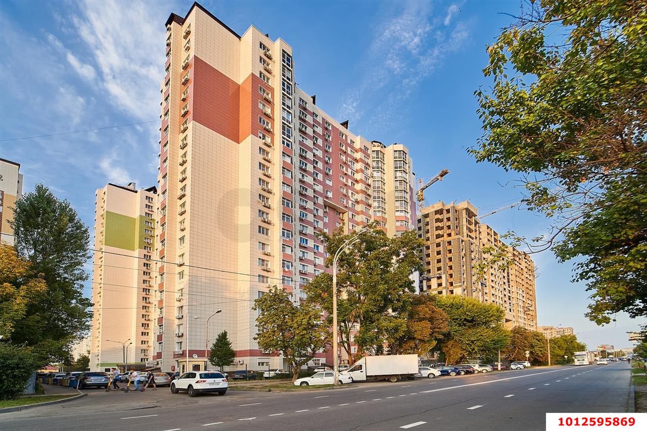 Фото №1: Торговое помещение 82&nbsp;м², 22&nbsp;эт. - Краснодар, Прикубанский внутригородской округ, Круглик, мкр. Школьный, ул. Филатова, 19/1