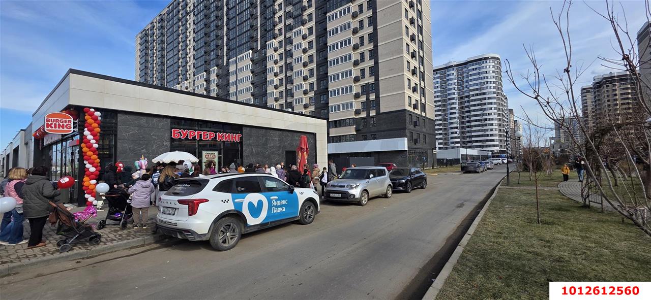 Фото №1: Торговое помещение 53&nbsp;м², 1/24&nbsp;эт. - Краснодар, Прикубанский внутригородской округ, мкр. Россинского, б-р Адмиралтейский, 1