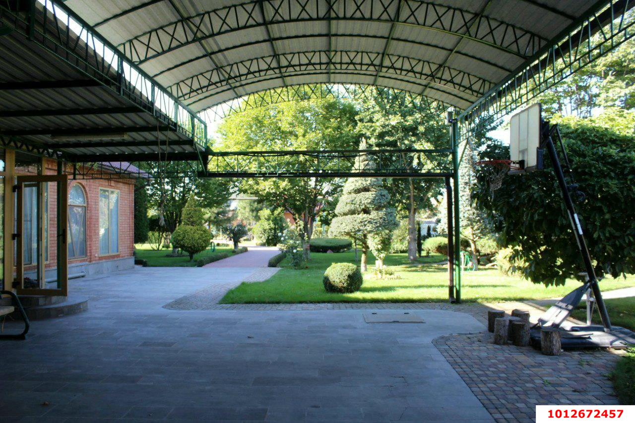 Фото №3: Дом 885&nbsp;м² + 20&nbsp;сот., 2&nbsp;эт. - Белореченск, ул. Деповская, 127