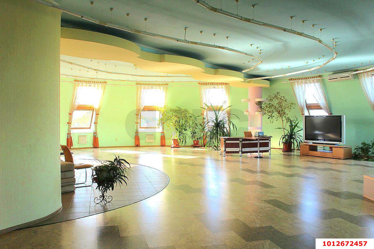 Фото №5: Дом 885&nbsp;м² + 20&nbsp;сот., 2&nbsp;эт. - Белореченск, ул. Деповская, 127