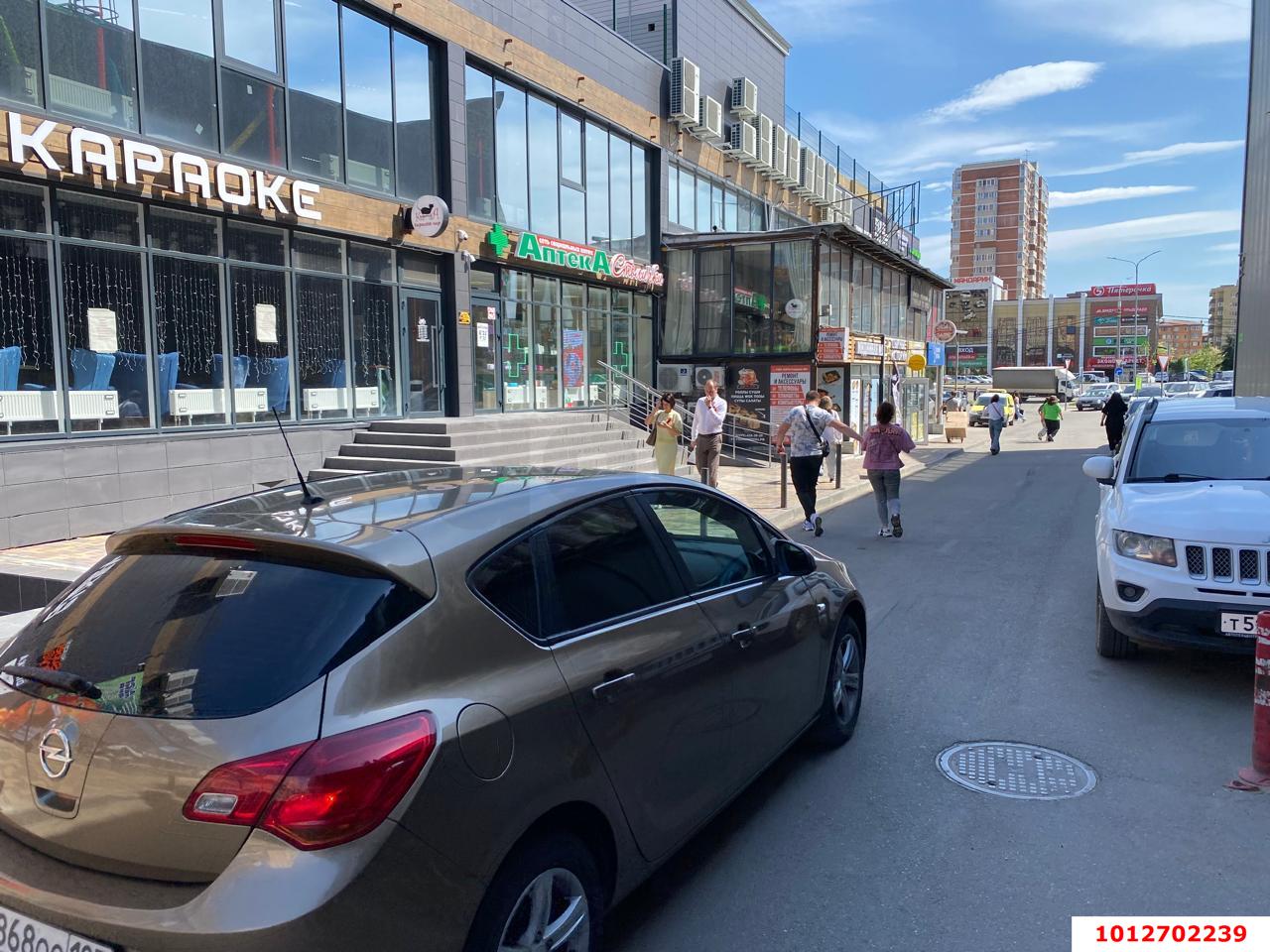 Фото №5: Торговое помещение 50&nbsp;м², 1/2&nbsp;эт. - Краснодар, Прикубанский внутригородской округ, жилой комплекс Грин Лайф, мкр. имени Петра Метальникова, ул. Петра Метальникова, 28А