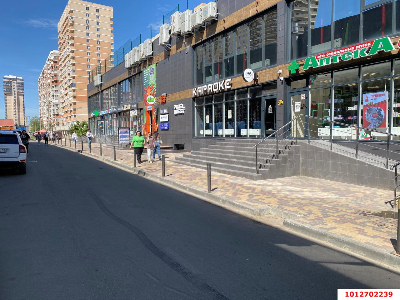 Фото №4: Торговое помещение 50&nbsp;м², 1/2&nbsp;эт. - Краснодар, Прикубанский внутригородской округ, жилой комплекс Грин Лайф, мкр. имени Петра Метальникова, ул. Петра Метальникова, 28А