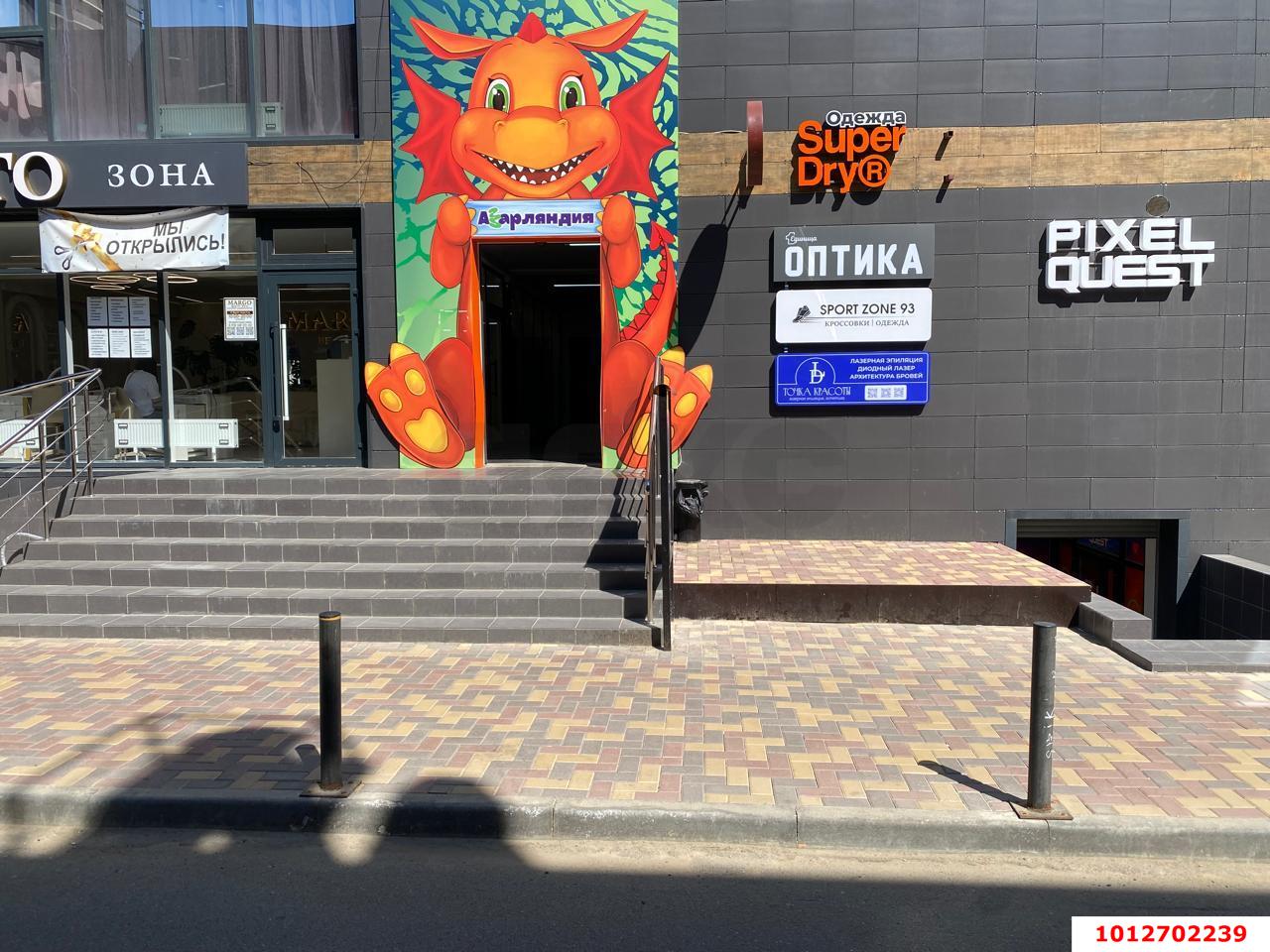 Фото №1: Торговое помещение 50&nbsp;м², 1/2&nbsp;эт. - Краснодар, Прикубанский внутригородской округ, жилой комплекс Грин Лайф, мкр. имени Петра Метальникова, ул. Петра Метальникова, 28А