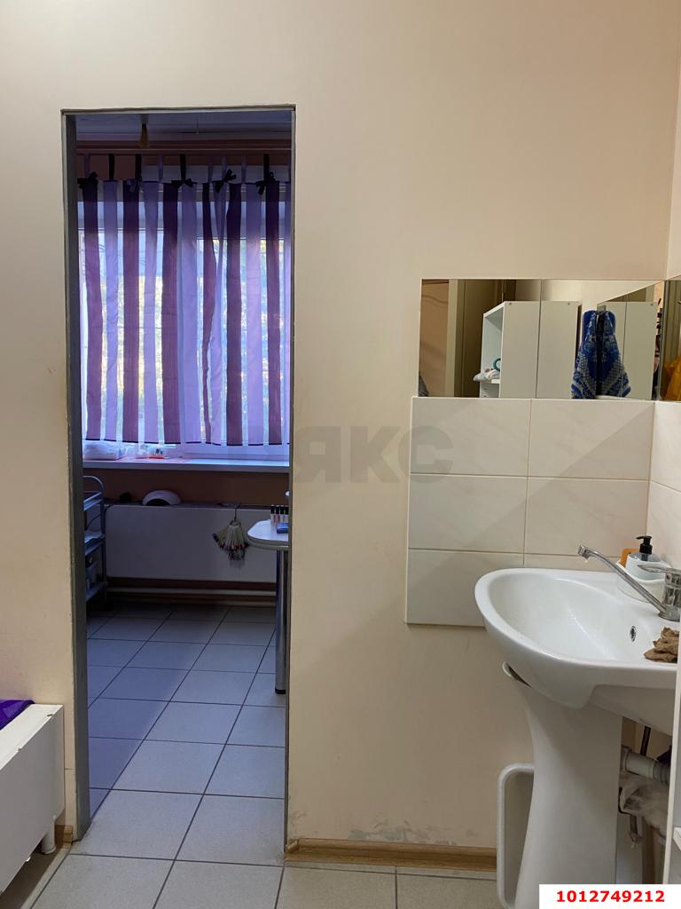 Фото №3: Торговое помещение 57&nbsp;м², 1/16&nbsp;эт. - Краснодар, Карасунский внутригородской округ, мкр. Комсомольский, ул. Уральская, 111/1