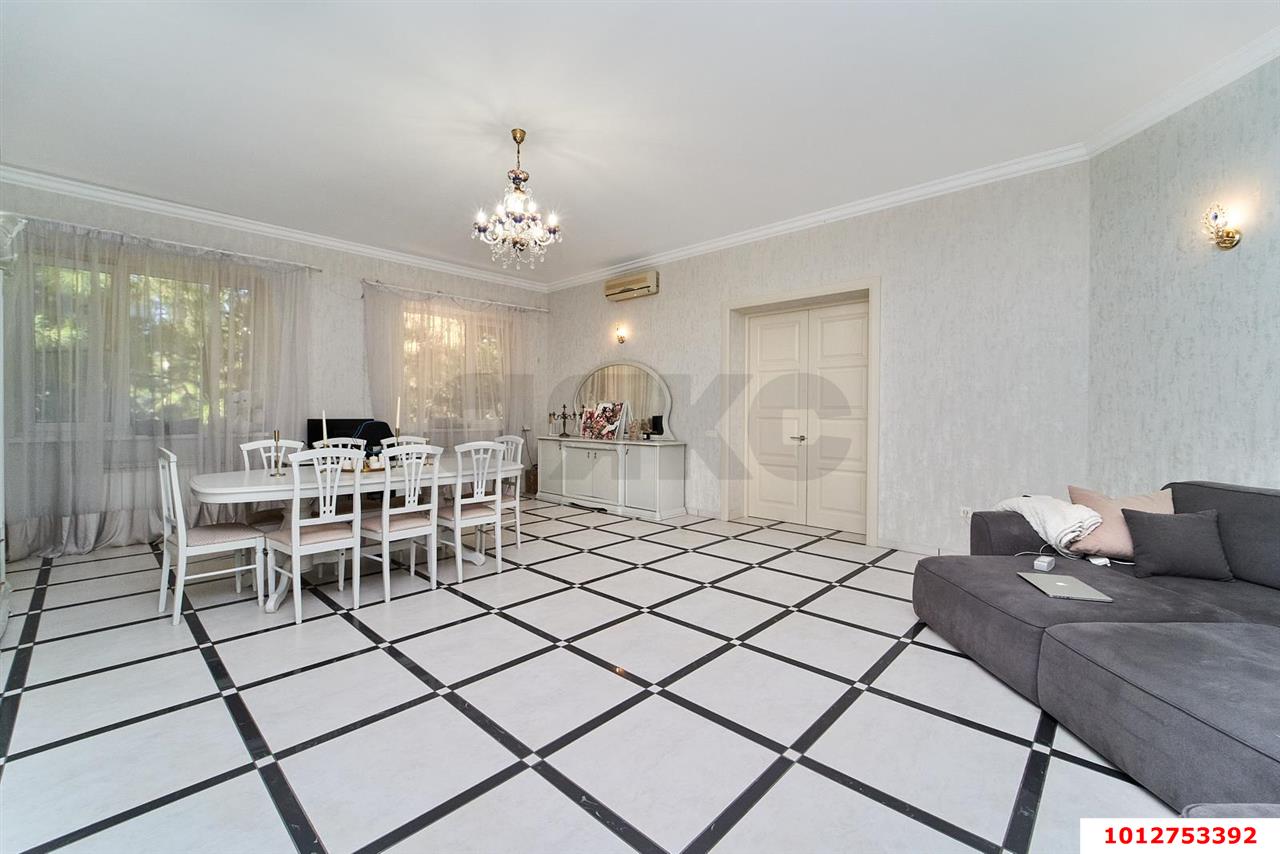 Фото №7: Дом 1155&nbsp;м² + 17.5&nbsp;сот., 3&nbsp;эт. - Краснодар, Прикубанский внутригородской округ, мкр. Фестивальный, ул. Титова, 62