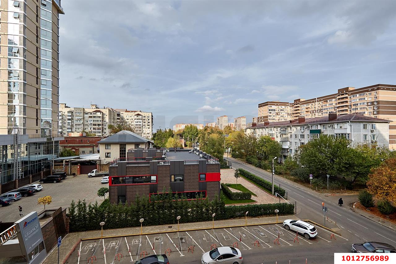 Фото №11: 2-комнатная квартира 72&nbsp;м², 5/16&nbsp;эт. - Краснодар, Прикубанский внутригородской округ, Отделение № 1 совхоза Солнечный, мкр. Фестивальный, ул. Атарбекова, 5/1