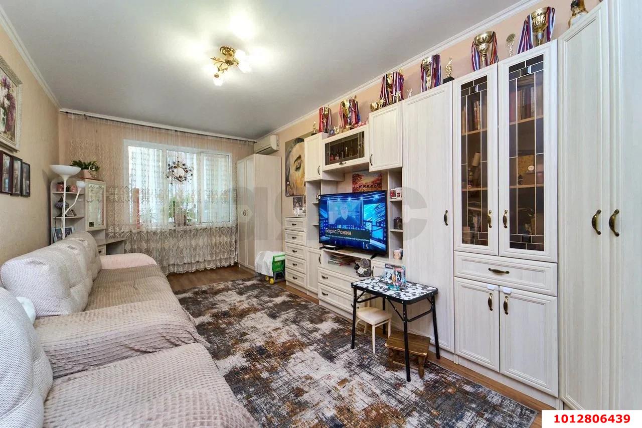 Фото №1: 2-комнатная квартира 60&nbsp;м², 2/5&nbsp;эт. - Краснодар, Прикубанский внутригородской округ, мкр. Молодёжный, ул. Зеленоградская, 43