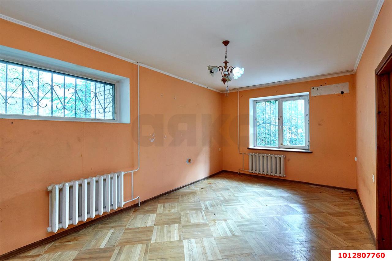 Фото №3: Дом 215&nbsp;м² + 3&nbsp;сот., 3&nbsp;эт. - Краснодар, Прикубанский внутригородской округ, Школьный, Круглик, мкр. Табачная Фабрика, ул. Академика Пустовойта, 12