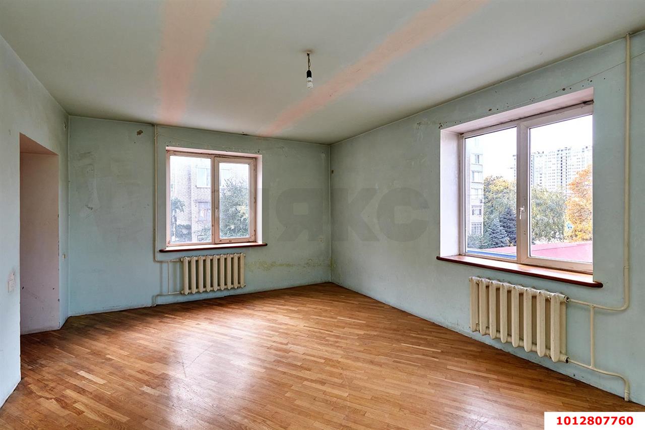 Фото №6: Дом 215&nbsp;м² + 3&nbsp;сот., 3&nbsp;эт. - Краснодар, Прикубанский внутригородской округ, Школьный, Круглик, мкр. Табачная Фабрика, ул. Академика Пустовойта, 12