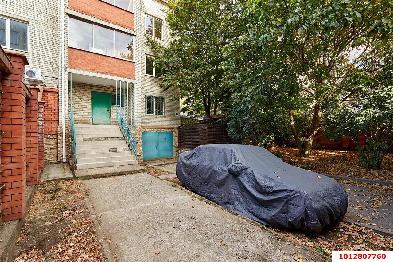Фото №2: Дом 215&nbsp;м² + 3&nbsp;сот., 3&nbsp;эт. - Краснодар, Прикубанский внутригородской округ, Школьный, Круглик, мкр. Табачная Фабрика, ул. Академика Пустовойта, 12