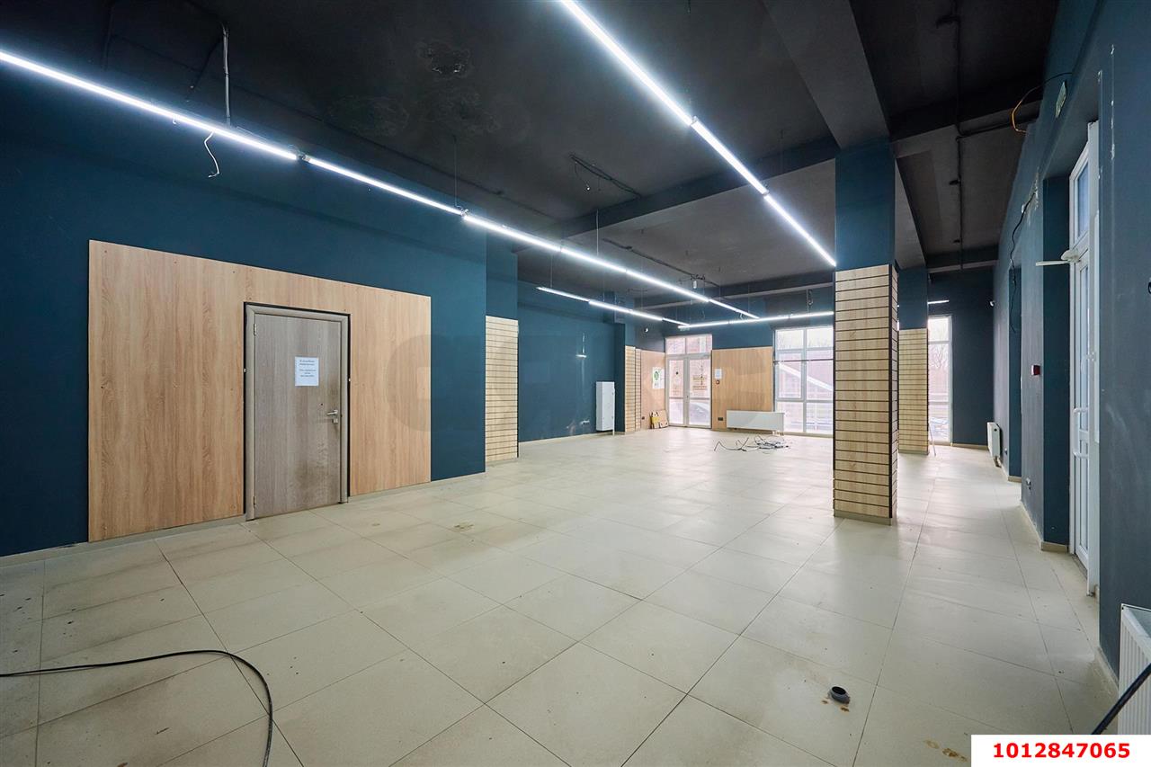 Фото №6: Торговое помещение 204&nbsp;м², 1/1&nbsp;эт. - Краснодар, Карасунский внутригородской округ, Гидростроителей, мкр. жилой комплекс Парусная Регата, ул. Автолюбителей, 1Дк1