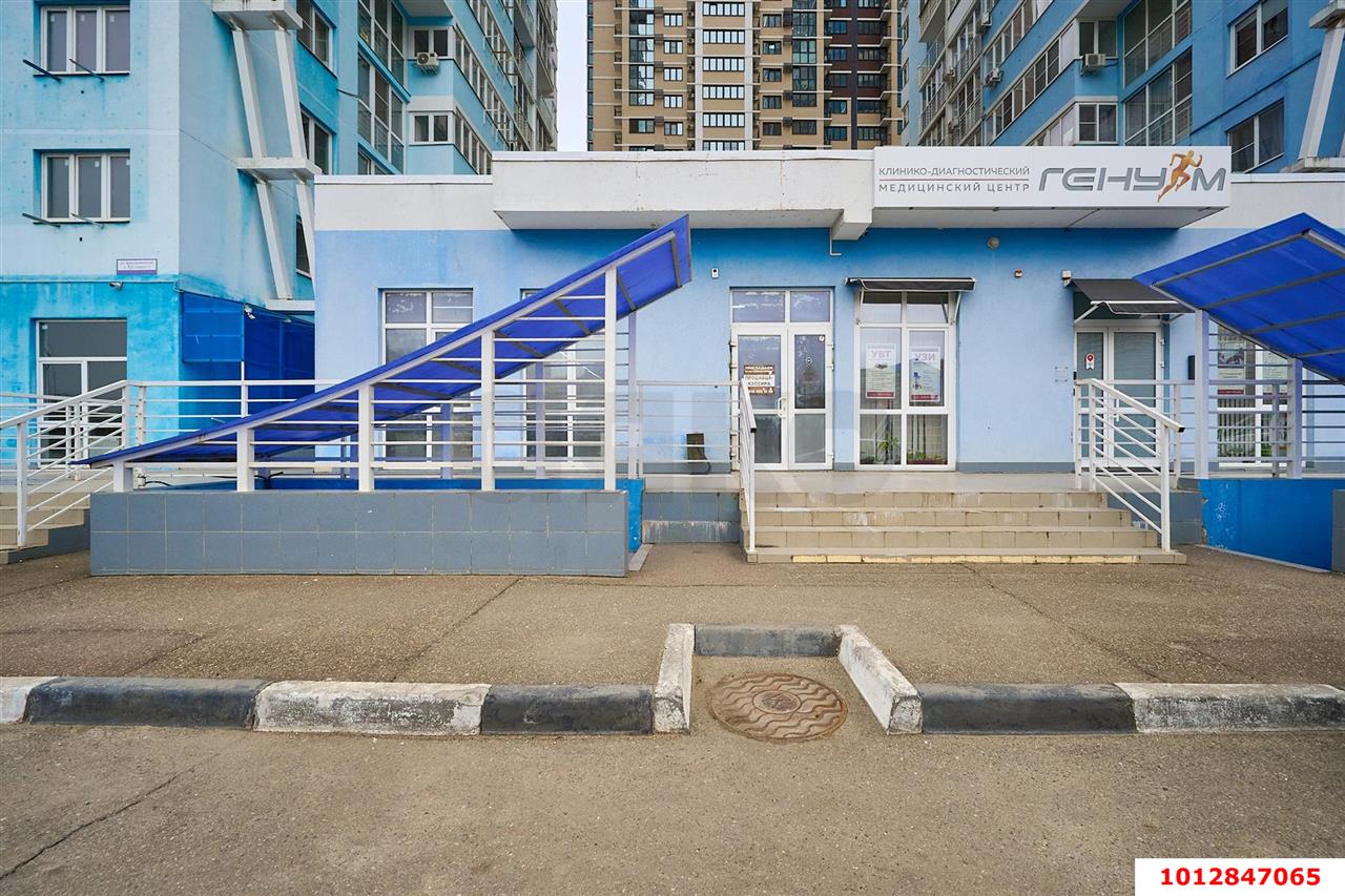 Фото №2: Торговое помещение 204&nbsp;м², 1/1&nbsp;эт. - Краснодар, Карасунский внутригородской округ, Гидростроителей, мкр. жилой комплекс Парусная Регата, ул. Автолюбителей, 1Дк1