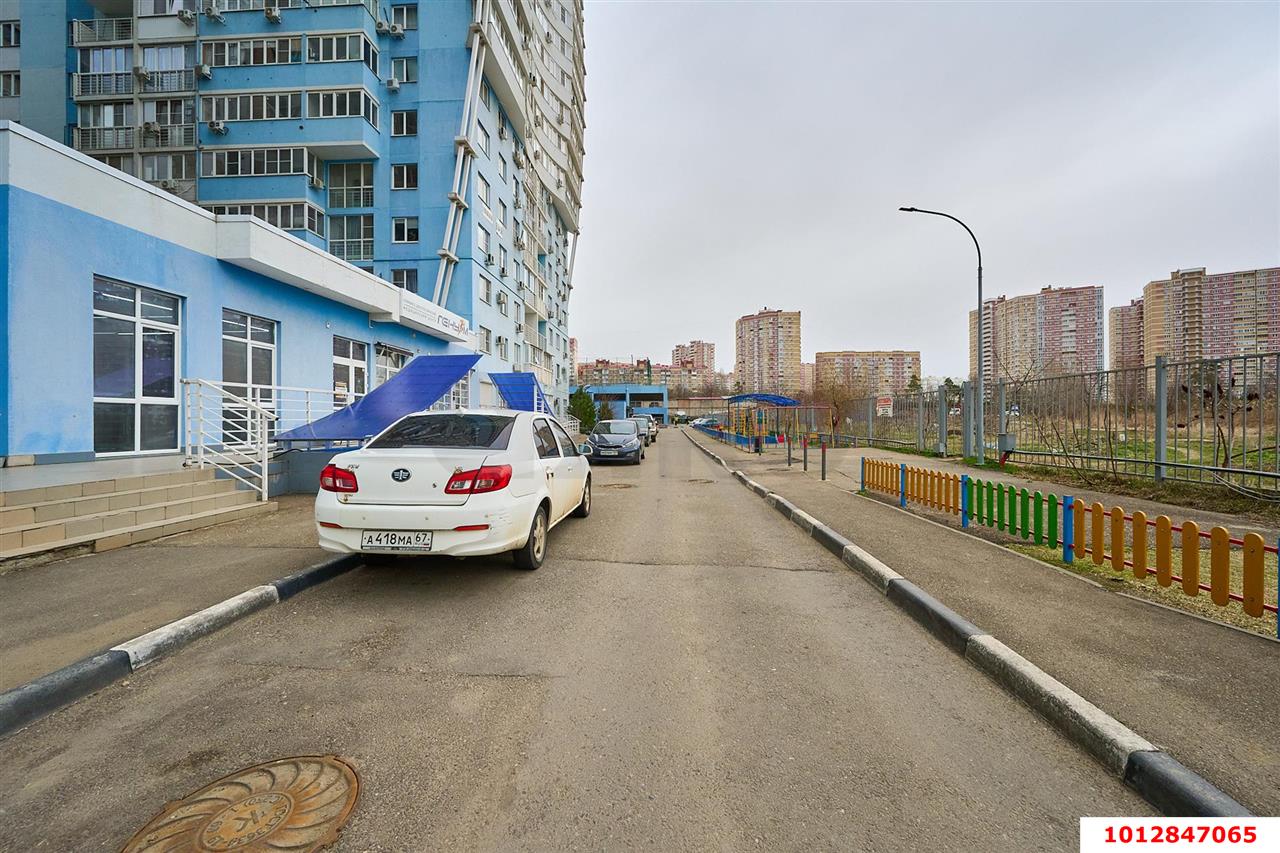 Фото №4: Торговое помещение 204&nbsp;м², 1/1&nbsp;эт. - Краснодар, Карасунский внутригородской округ, Гидростроителей, мкр. жилой комплекс Парусная Регата, ул. Автолюбителей, 1Дк1