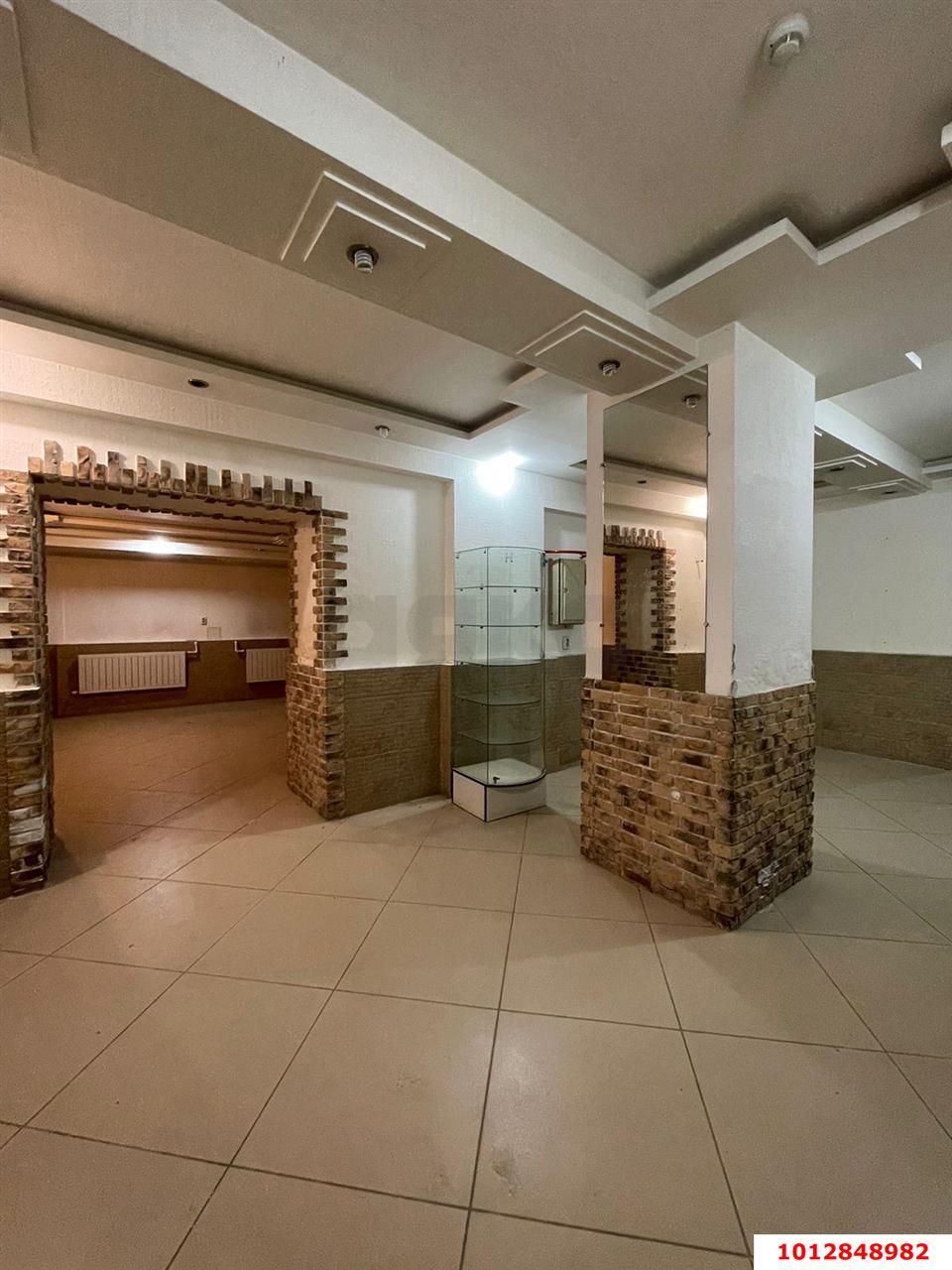 Фото №14: Торговое помещение 293&nbsp;м², 1/3&nbsp;эт. - Армавир, мкр. Оптика, ул. Ленина, 97