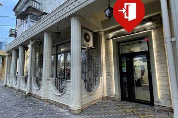 Фото №1: Торговое помещение 293 м², 1/3 эт. - Армавир, мкр. Оптика, ул. Ленина, 97