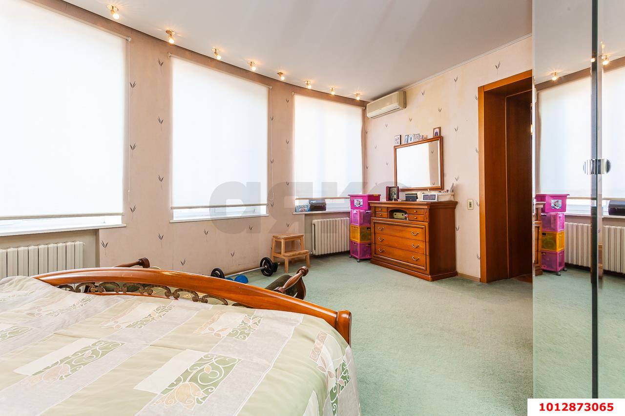 Фото №7: 4-комнатная квартира 155&nbsp;м², 6/6&nbsp;эт. - Краснодар, мкр. Западный внутригородской округ, ул. имени Дзержинского, 12/1