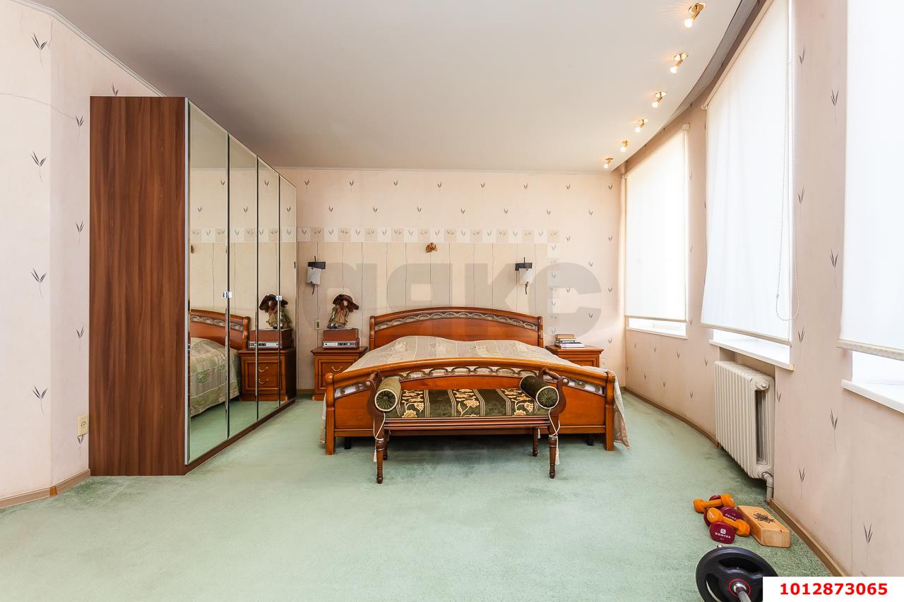 Фото №6: 4-комнатная квартира 155&nbsp;м², 6/6&nbsp;эт. - Краснодар, мкр. Западный внутригородской округ, ул. имени Дзержинского, 12/1