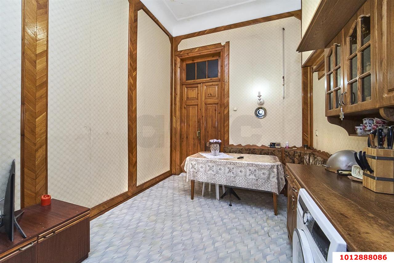 Фото №3: 2-комнатная квартира 65&nbsp;м², 1/2&nbsp;эт. - Краснодар, Западный внутригородской округ, мкр. Центральный, ул. Рашпилевская, 127