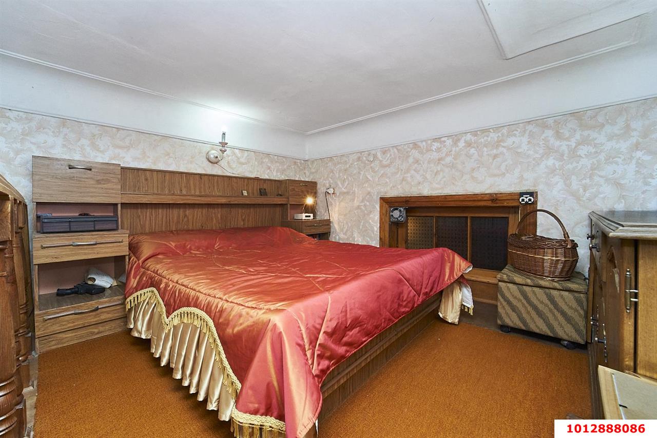 Фото №6: 2-комнатная квартира 65&nbsp;м², 1/2&nbsp;эт. - Краснодар, Западный внутригородской округ, мкр. Центральный, ул. Рашпилевская, 127