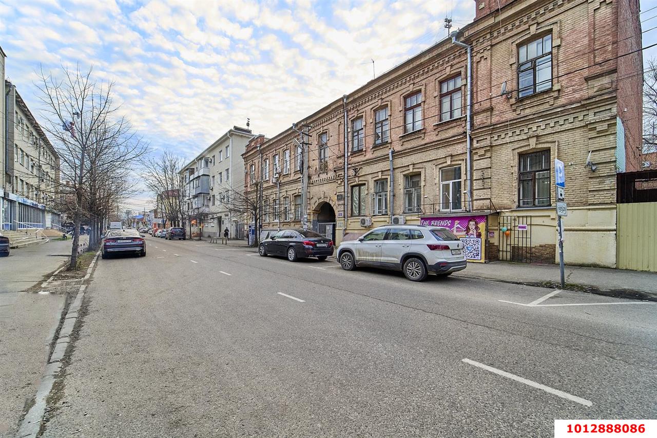Фото №1: 2-комнатная квартира 65&nbsp;м², 1/2&nbsp;эт. - Краснодар, Западный внутригородской округ, мкр. Центральный, ул. Рашпилевская, 127