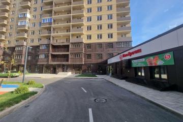 Фото №1: Торговое помещение 44 м², 1/17 эт. - Краснодар, мкр. жилой комплекс Ракурс, ул. имени Героя Ростовского, 8к4