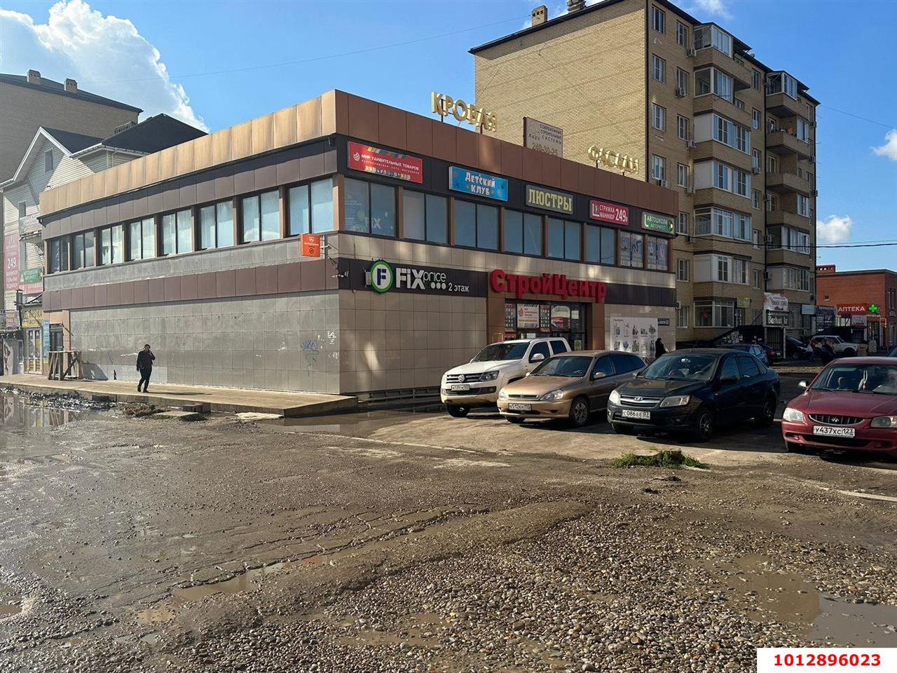 Фото №2: Отдельное здание 892&nbsp;м², 1/2&nbsp;эт. - Российский, мкр. Прикубанский внутригородской округ, ул. имени В.М. Комарова, 32
