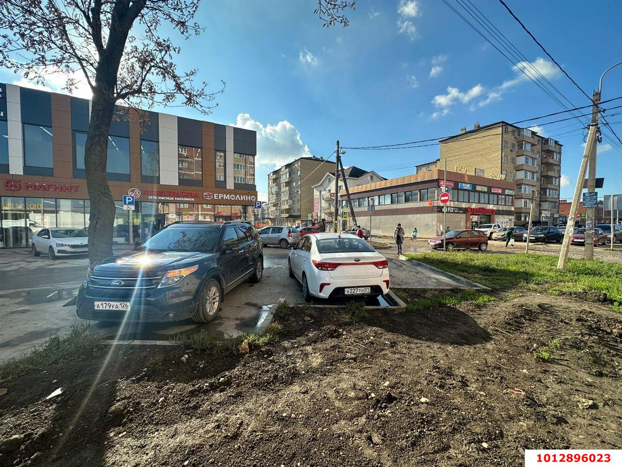 Фото №3: Отдельное здание 892&nbsp;м², 1/2&nbsp;эт. - Российский, мкр. Прикубанский внутригородской округ, ул. имени В.М. Комарова, 32