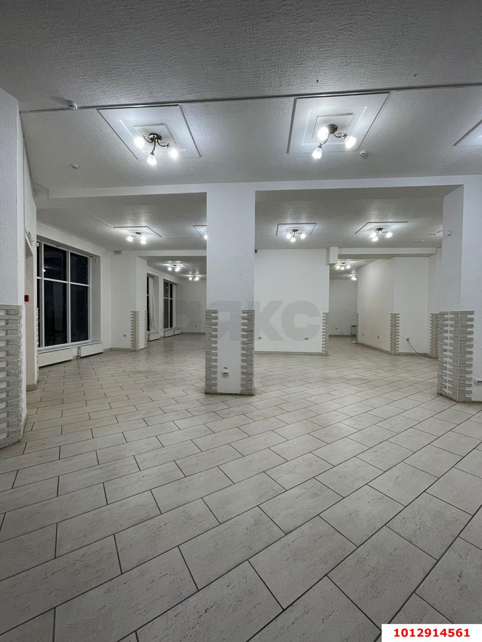 Фото №4: Торговое помещение 197&nbsp;м², 1/4&nbsp;эт. - Армавир, мкр. Родина, ул. Советской Армии, 33