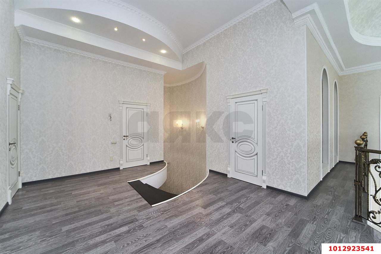 Фото №18: Дом 500&nbsp;м² + 8&nbsp;сот., 3&nbsp;эт. - Краснодар, Прикубанский внутригородской округ, Фестивальный, мкр. Солнечный