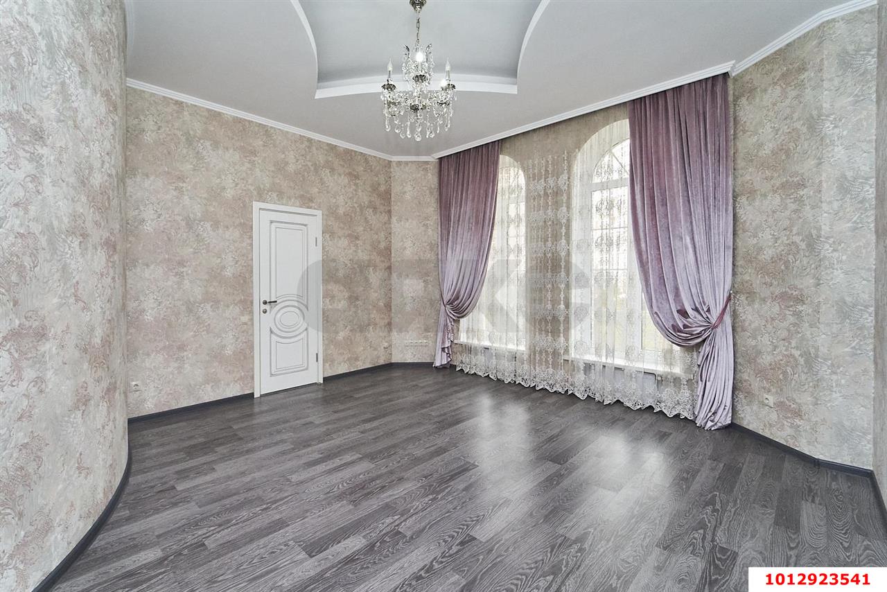 Фото №25: Дом 500&nbsp;м² + 8&nbsp;сот., 3&nbsp;эт. - Краснодар, Прикубанский внутригородской округ, Фестивальный, мкр. Солнечный