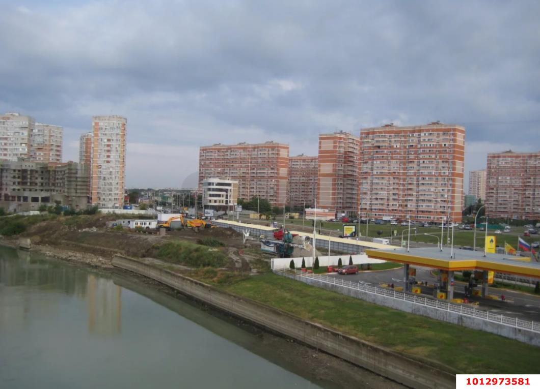 Фото №2: 3-комнатная квартира 77&nbsp;м², 16/16&nbsp;эт. - Краснодар, Западный внутригородской округ, Кожзавод, мкр. Военный городок № 1, ул. имени Калинина, 350/8