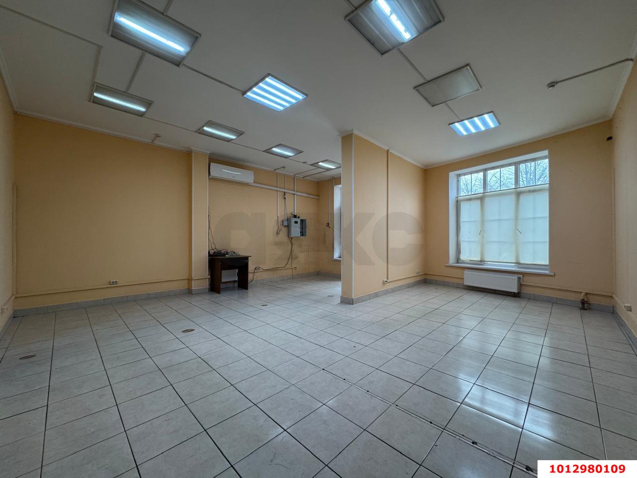 Фото №3: Торговое помещение 63&nbsp;м², 1/25&nbsp;эт. - Краснодар, Прикубанский внутригородской округ, мкр. 40 лет Победы, ул. имени 40-летия Победы