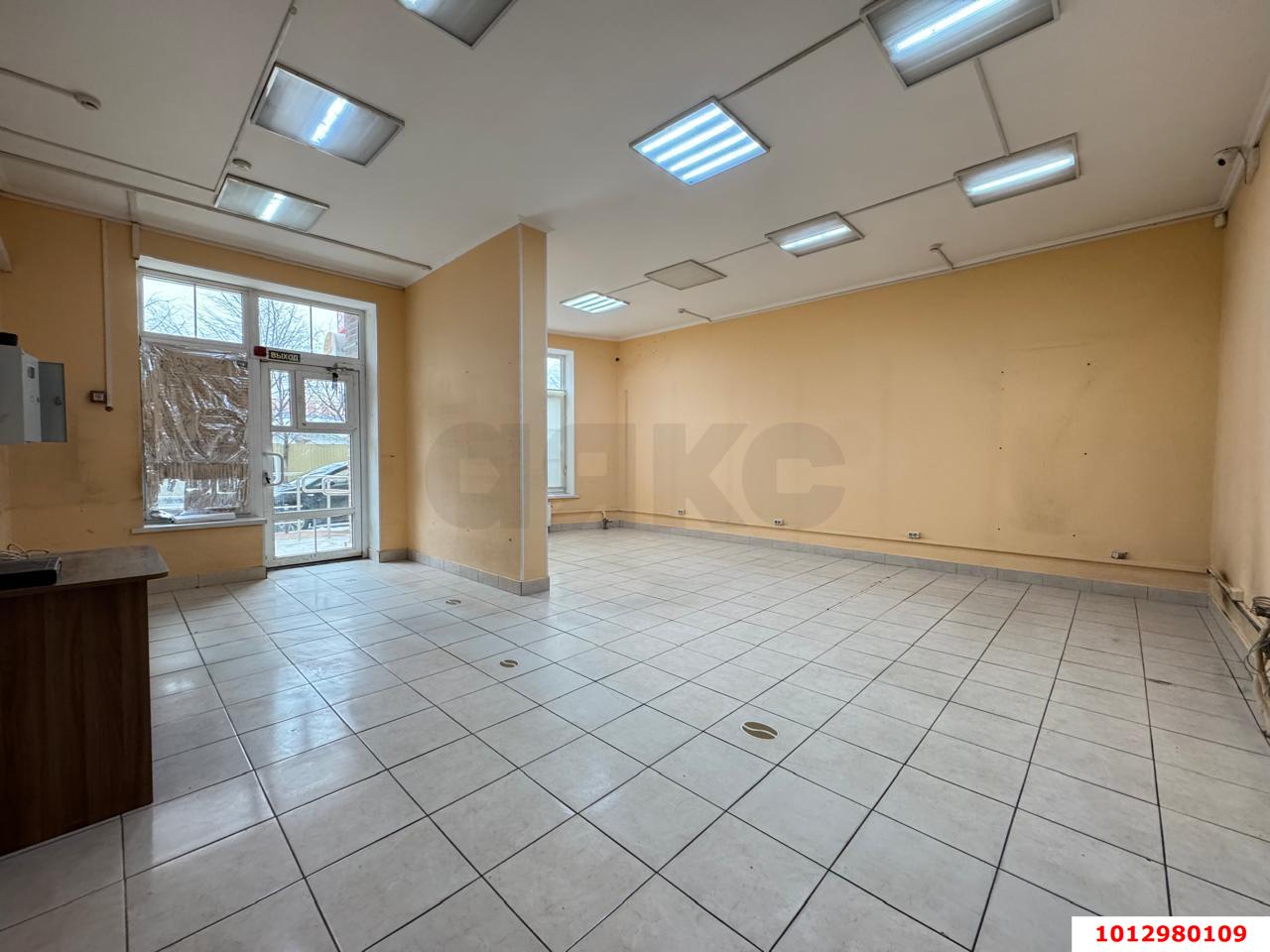 Фото №2: Торговое помещение 63&nbsp;м², 1/25&nbsp;эт. - Краснодар, Прикубанский внутригородской округ, мкр. 40 лет Победы, ул. имени 40-летия Победы