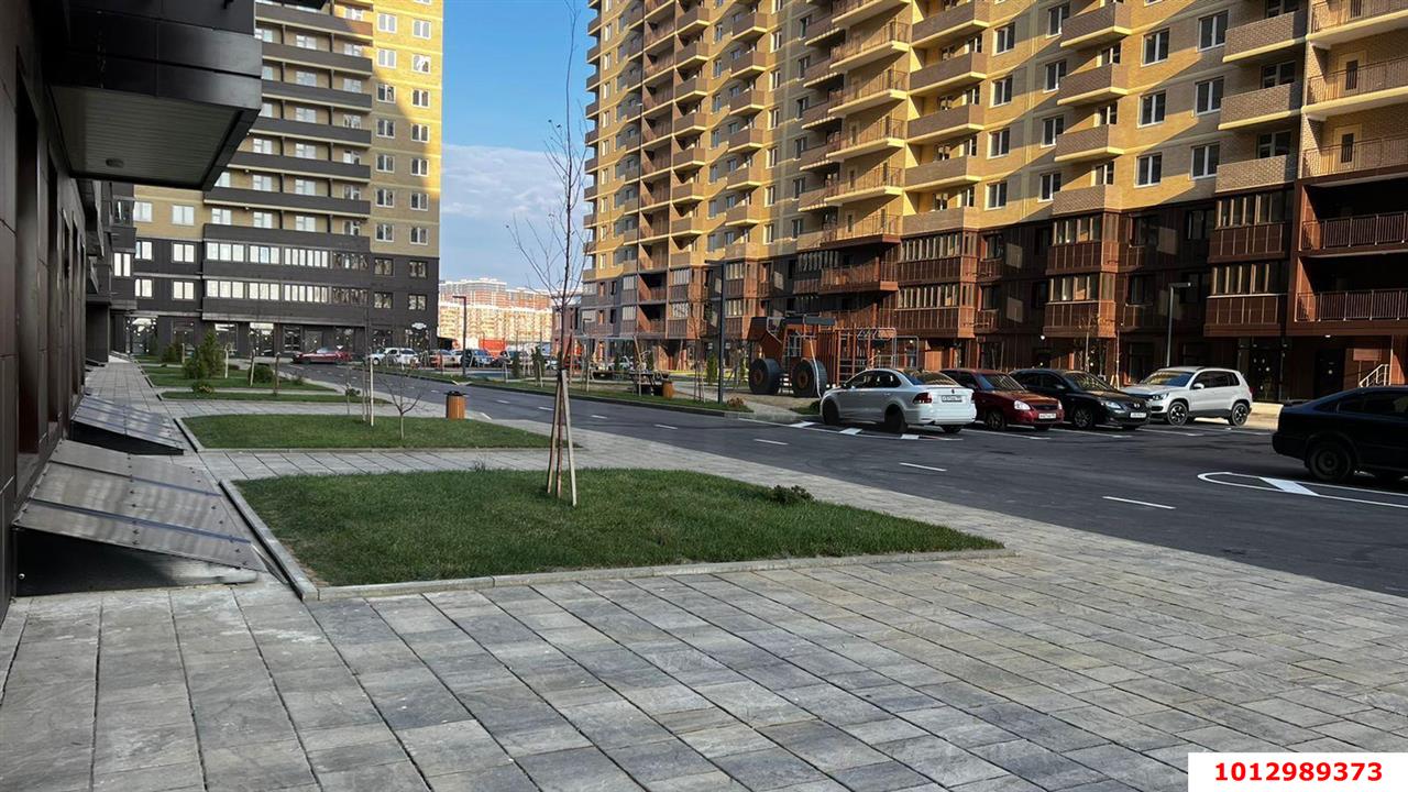 Фото №4: Торговое помещение 46&nbsp;м², 1/20&nbsp;эт. - Краснодар, Прикубанский внутригородской округ, мкр. жилой комплекс Ракурс, ул. имени Героя Ростовского, 8