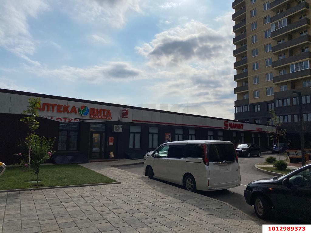 Фото №1: Торговое помещение 46&nbsp;м², 1/20&nbsp;эт. - Краснодар, Прикубанский внутригородской округ, мкр. жилой комплекс Ракурс, ул. имени Героя Ростовского, 8