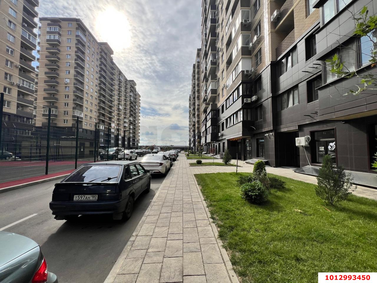 Фото №5: Торговое помещение 53&nbsp;м², 1/16&nbsp;эт. - Краснодар, Прикубанский внутригородской округ, мкр. жилой комплекс Ракурс, ул. имени Героя Ростовского, 8к7