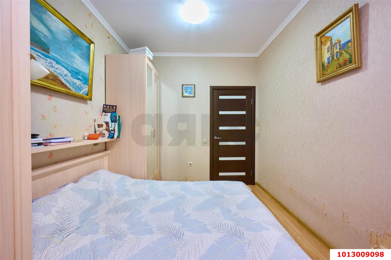 Фото №1: 3-комнатная квартира 67&nbsp;м², 5/5&nbsp;эт. - Краснодар, Прикубанский внутригородской округ, мкр. Музыкальный, ул. имени Сергея Есенина, 113