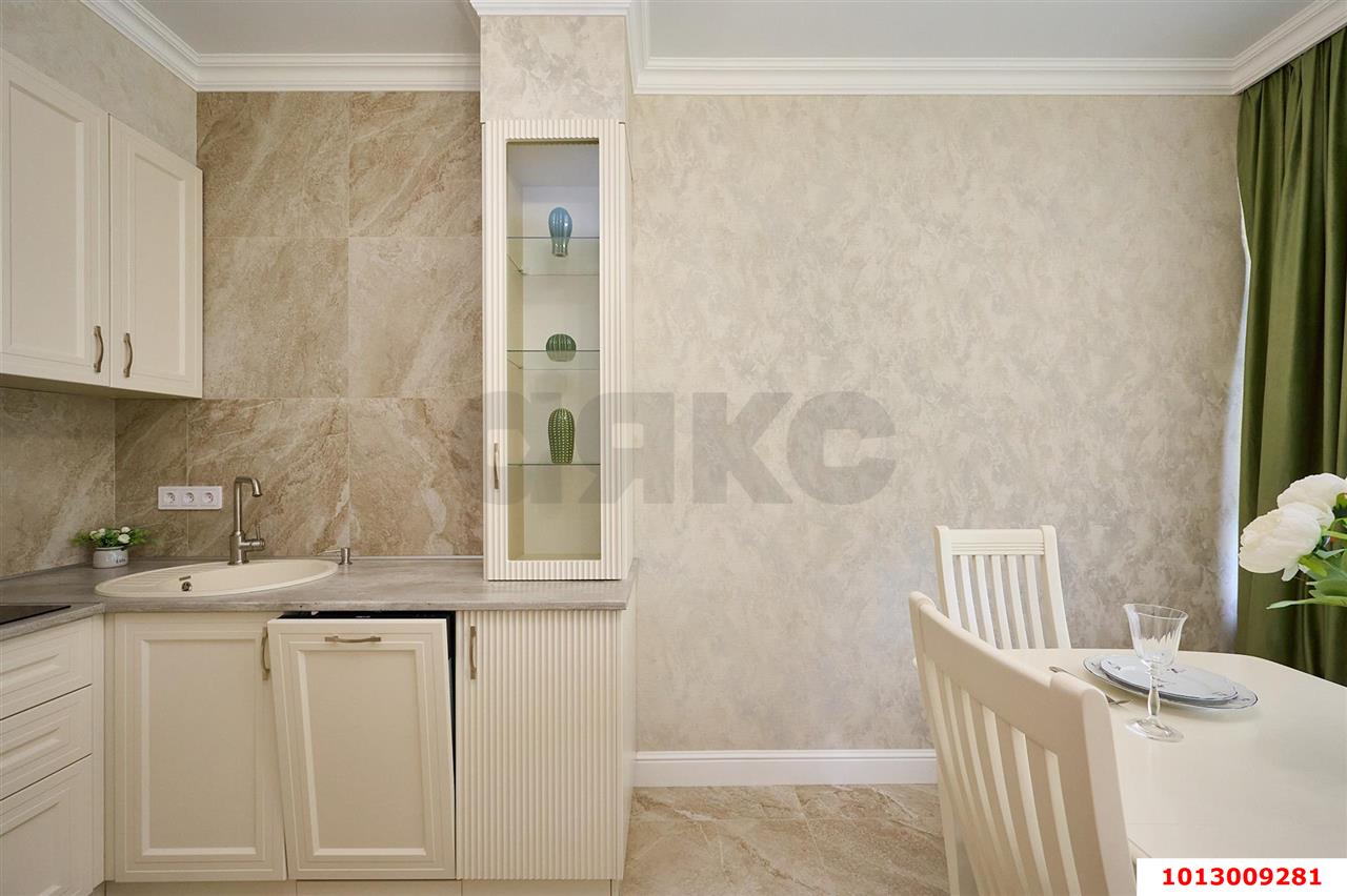 Фото №1: 1-комнатная квартира 41&nbsp;м², 10/18&nbsp;эт. - Краснодар, Прикубанский внутригородской округ, Фестивальный, мкр. ЖК Цветы, ул. Круговая, 4Вк5