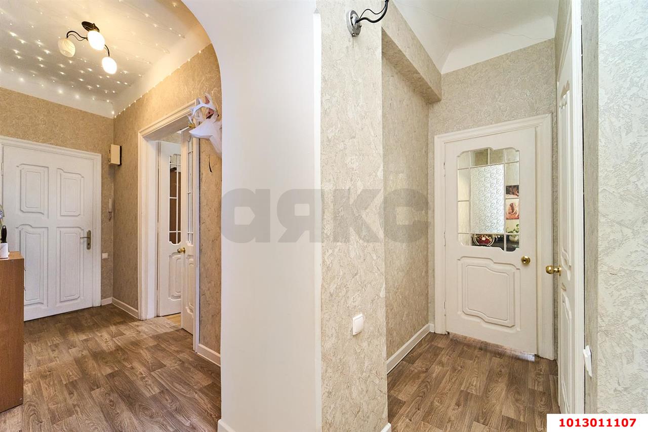 Фото №5: 2-комнатная квартира 52&nbsp;м², 2/4&nbsp;эт. - Краснодар, мкр. Центральный внутригородской округ, ул. Красная, 206