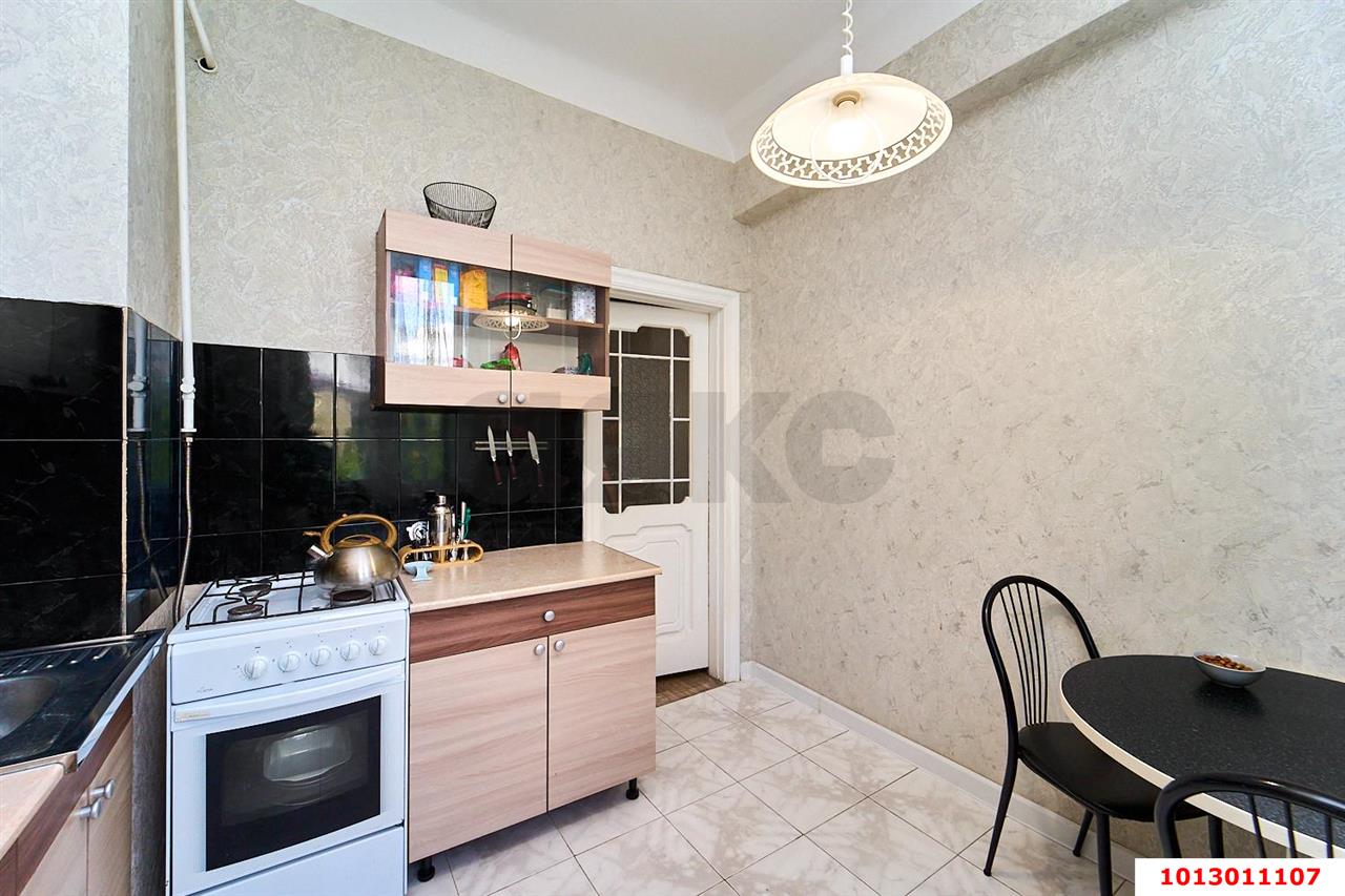 Фото №11: 2-комнатная квартира 52&nbsp;м², 2/4&nbsp;эт. - Краснодар, мкр. Центральный внутригородской округ, ул. Красная, 206