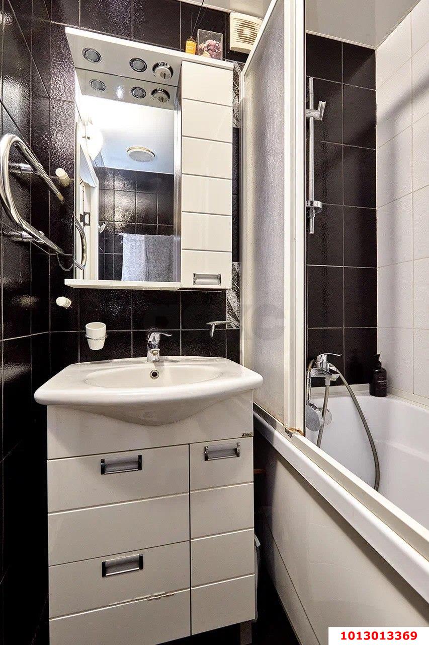 Фото №7: 2-комнатная квартира 55&nbsp;м², 2/5&nbsp;эт. - Краснодар, Прикубанский внутригородской округ, Калинино, мкр. Завод Радиоизмерительных Приборов, ул. Российская, 446/6