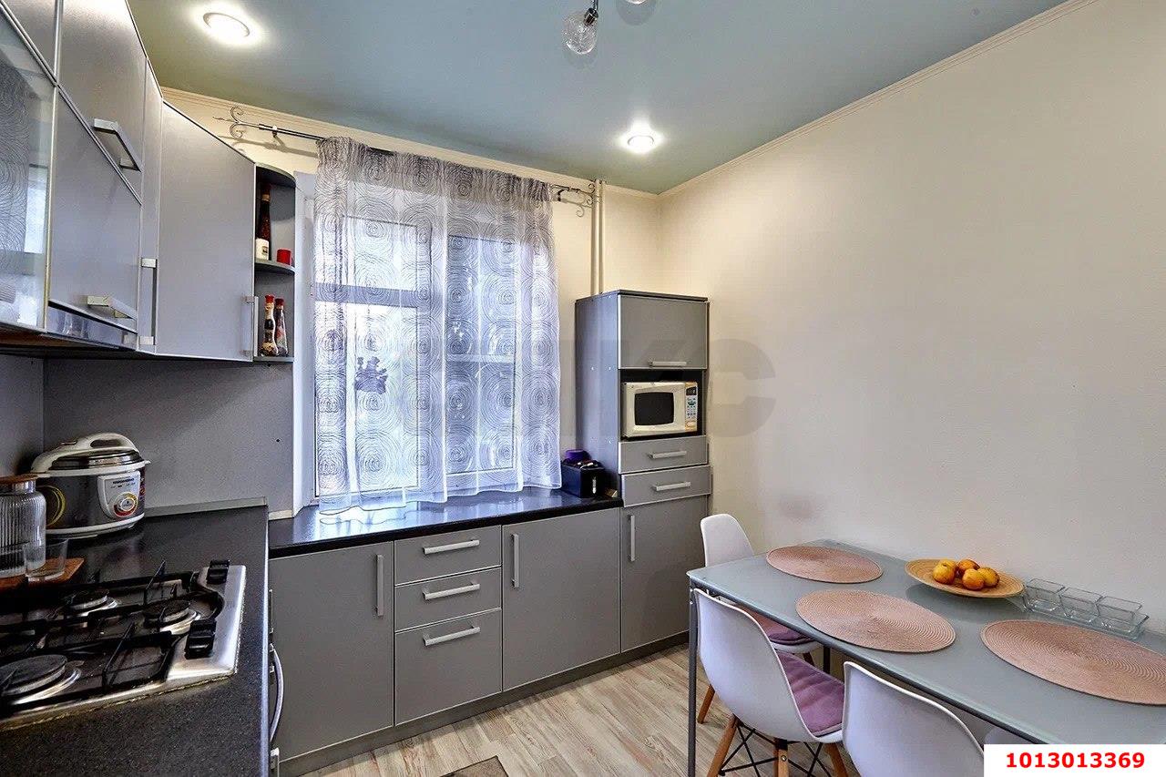 Фото №4: 2-комнатная квартира 55&nbsp;м², 2/5&nbsp;эт. - Краснодар, Прикубанский внутригородской округ, Калинино, мкр. Завод Радиоизмерительных Приборов, ул. Российская, 446/6