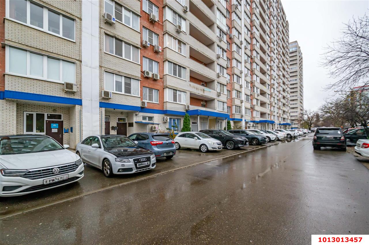 Фото №1: Офисное помещение 26&nbsp;м², 18&nbsp;эт. - Краснодар, Центральный внутригородской округ, ЖК Покровский, мкр. Центральный, ул. Фабричная, 10
