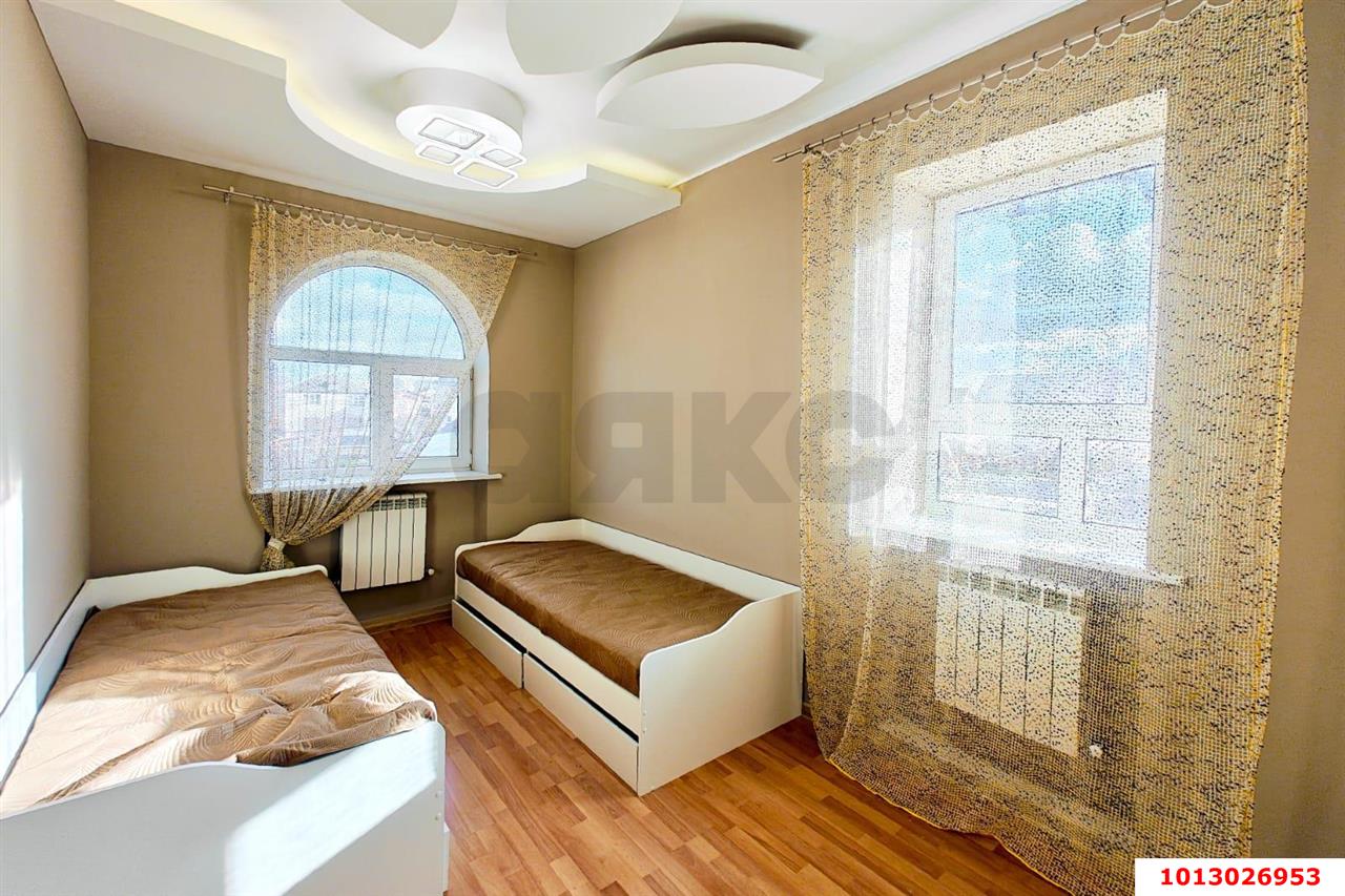 Фото №5: Дом 375&nbsp;м² + 8&nbsp;сот., 3&nbsp;эт. - Краснодар, Прикубанский внутригородской округ, мкр. Музыкальный, ул. Дементия Красюка, 3
