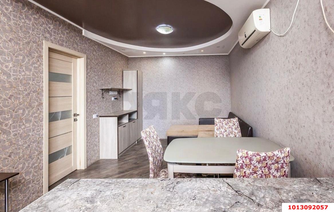 Фото №1: 3-комнатная квартира 56&nbsp;м², 7/7&nbsp;эт. - Краснодар, Прикубанский внутригородской округ, мкр. Музыкальный, ул. имени С.В. Рахманинова, 21к1