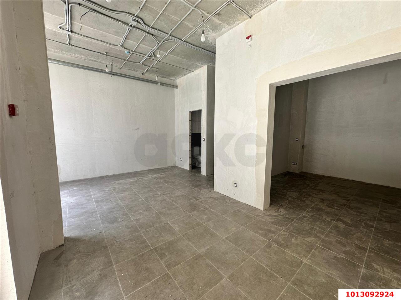 Фото №6: Торговое помещение 46&nbsp;м², 1/16&nbsp;эт. - Краснодар, Прикубанский внутригородской округ, мкр. жилой комплекс Ракурс, ул. имени Героя Ростовского, 8к3